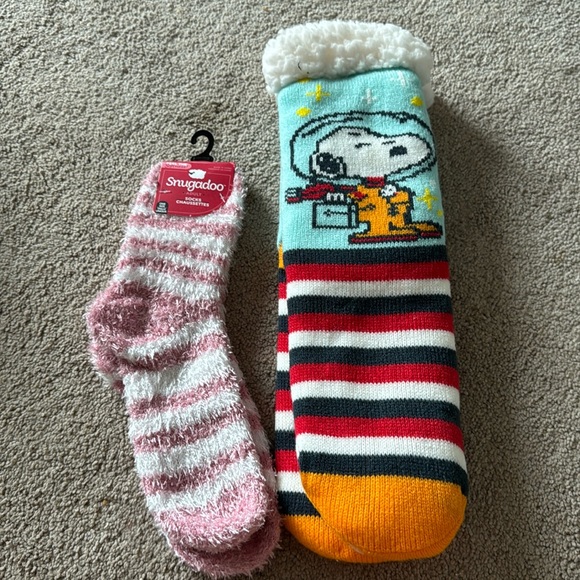Woman’s new fuzzy sock bundle - Picture 1 of 1